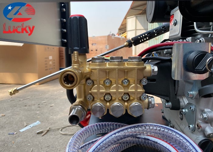 may-rua-xe-chay-dau-10hp-lucky-2