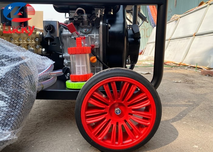 may-rua-xe-chay-dau-10hp-lucky-6