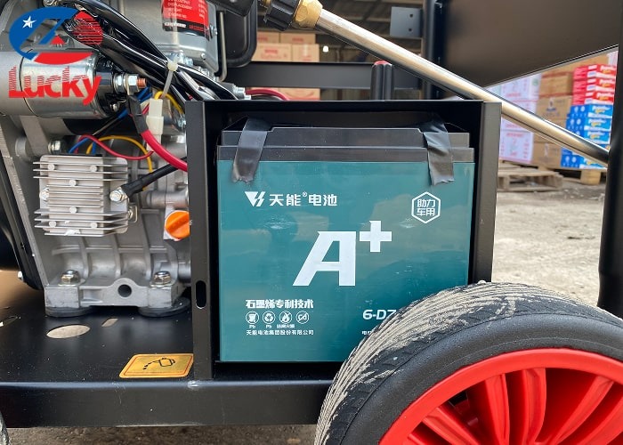 máy rửa xe chạy dầu 10hp Lucky