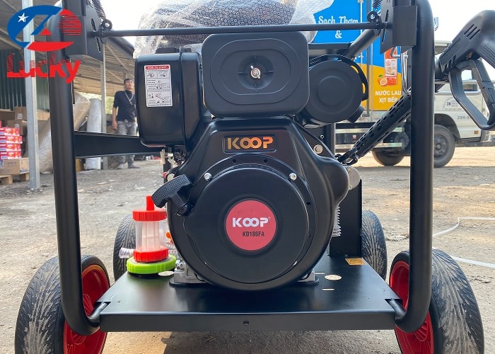 máy rửa xe chạy dầu 10hp Lucky