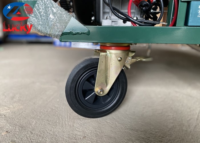 Máy rửa xe chạy xăng 13hp có bình chứa nước Lucky