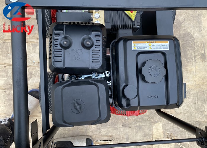 may-rua-xe-chay-xang-15hp-lucky-11