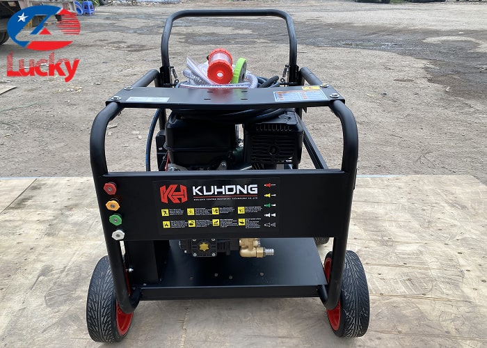 may-rua-xe-chay-xang-15hp-lucky-12