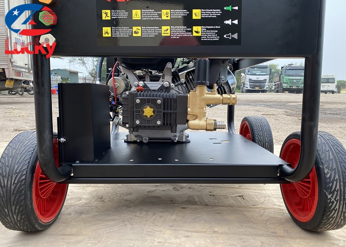 may-rua-xe-chay-xang-15hp-lucky-6