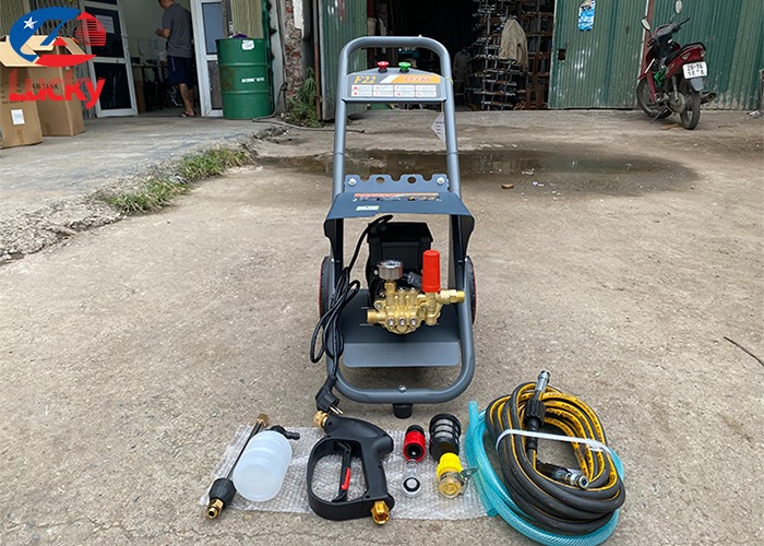Máy rửa xe cao áp mini F22