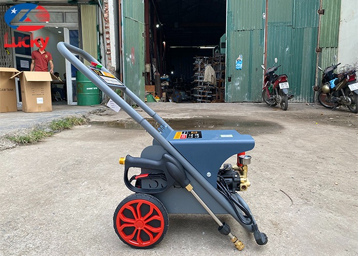 Máy rửa xe cao áp mini F22