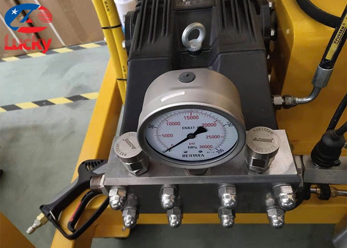 Máy rửa xe siêu cao áp 37kw