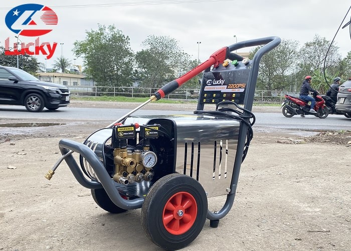 Máy rửa xe cao áp Lucky 2200PSI 3kw tự ngắt