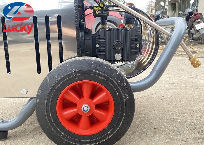 Máy rửa xe cao áp Lucky 2200PSI 3kw tự ngắt