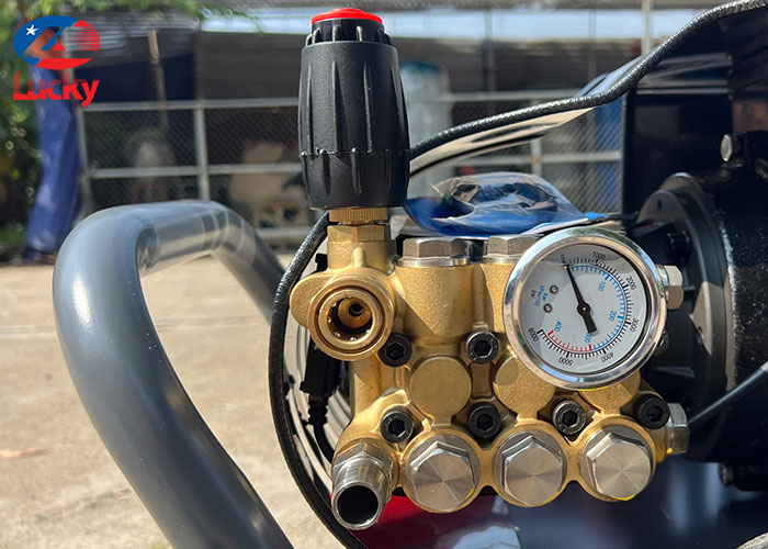may-rua-xe-cao-ap-lucky-4kw-lk2600psi-220v-7 may-rua-xe-cao-ap-lucky-4kw-lk2600psi-220v-7