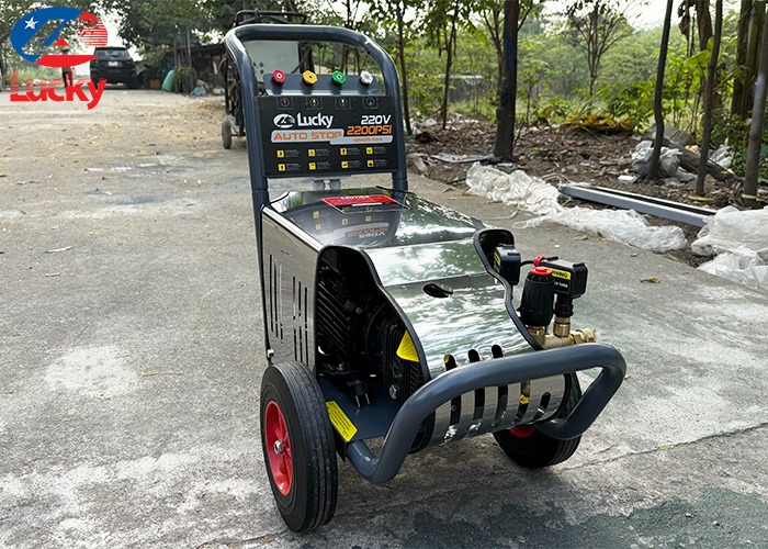 Máy rửa xe cao áp tự ngắt Lucky 2200PSI 3kw