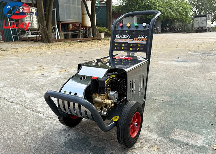 Máy rửa xe cao áp tự ngắt Lucky 2200PSI 3kw