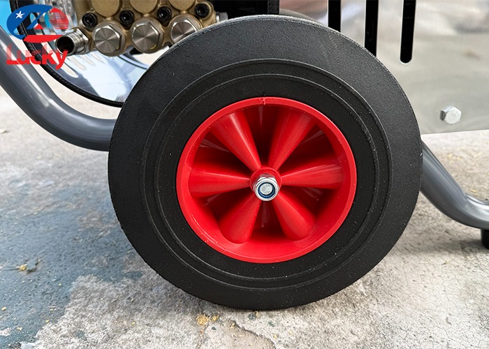 Máy rửa xe cao áp tự ngắt Lucky 2200PSI 3kw
