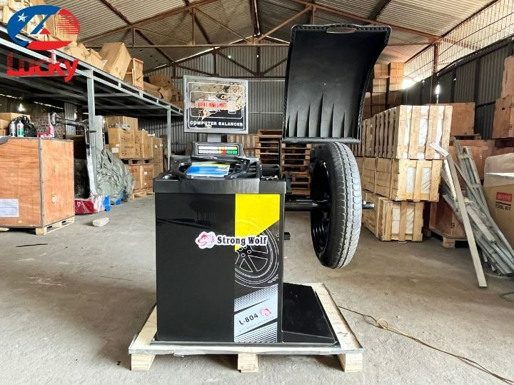 Máy cân bằng lốp ô tô tự động Lucky L801