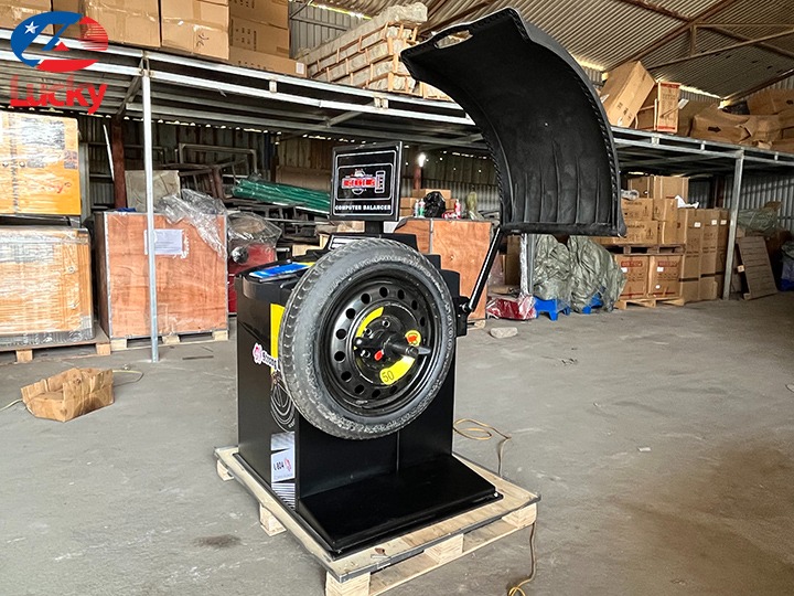 Máy cân bằng lốp ô tô tự động Lucky L801