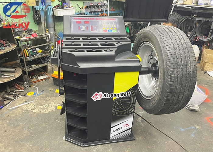 Máy cân bằng lốp ô tô tự động Lucky L801