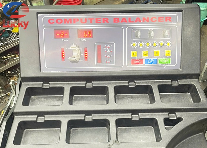 Máy cân bằng lốp ô tô tự động Lucky L801