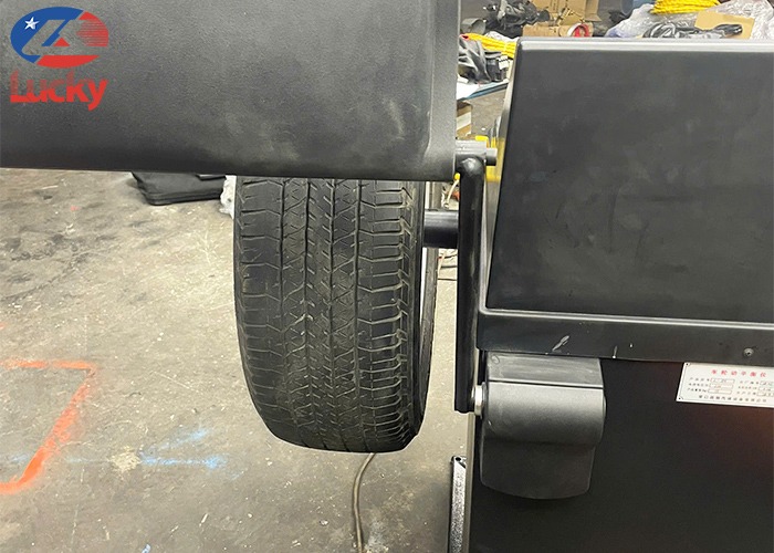 Máy cân bằng lốp ô tô tự động Lucky L801