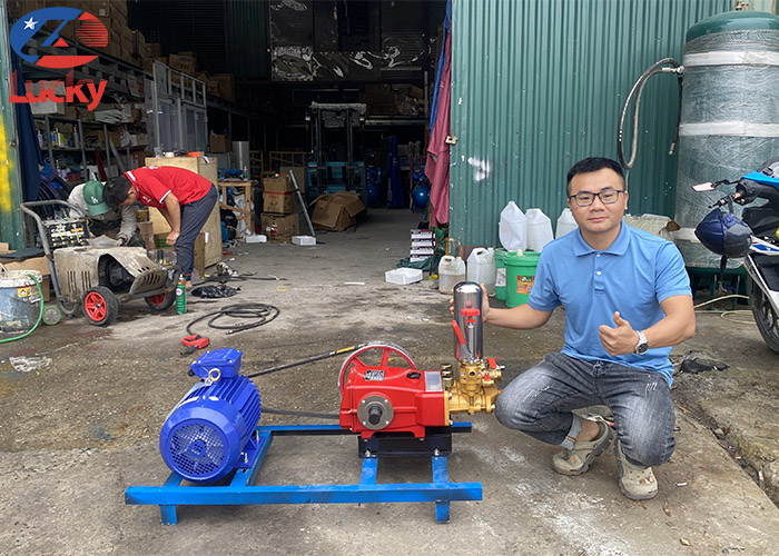 Máy rửa xe dây đai HL150