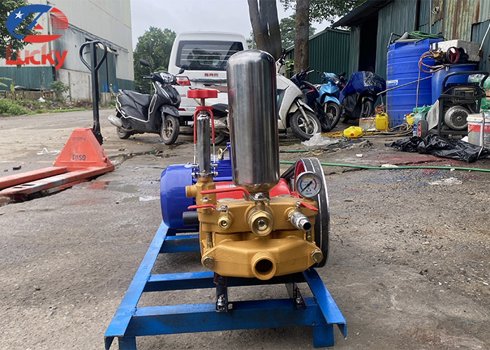 Máy rửa xe dây đai HL150