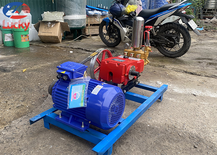 Máy rửa xe dây đai HL150