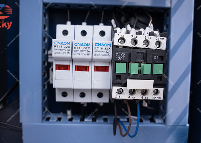 may-nen-khi-truc-vit-bien-tan-20a-11 may-nen-khi-truc-vit-bien-tan-20a-11
