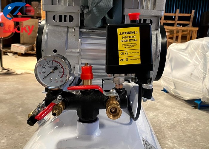 Máy nén khí không dầu 180 lít 4.5hp Lucky Sun