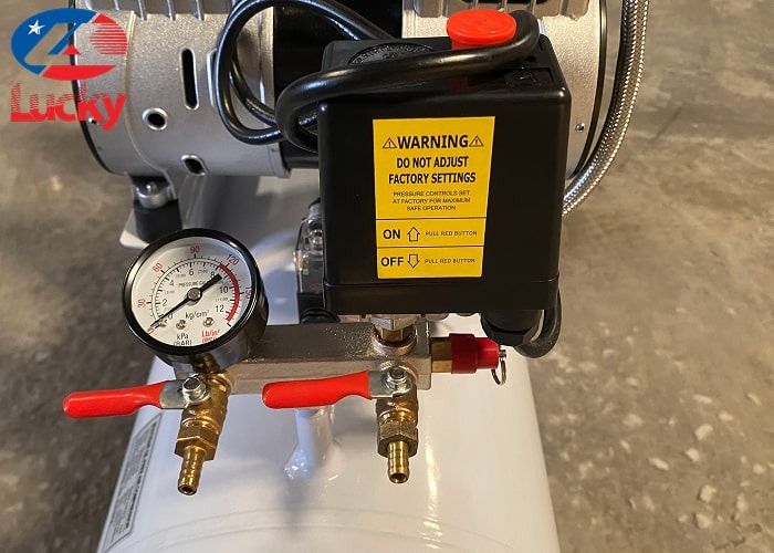 máy nén khí không dầu 3hp Lucky Sun