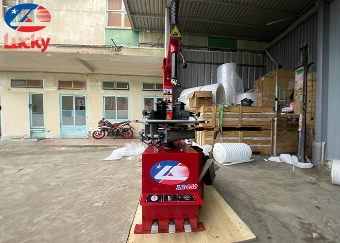 Máy ra vào lốp xe điện, xe ga LK-850D