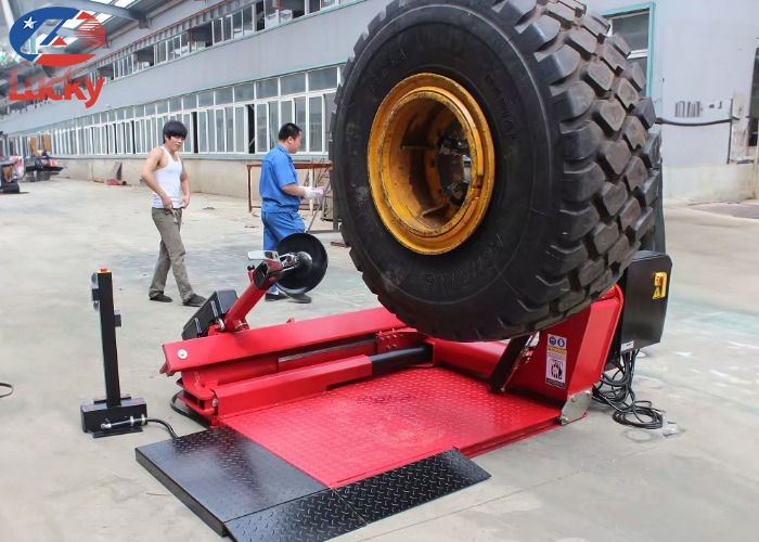 Máy ra vào lốp xe tải hạng nặng LN240