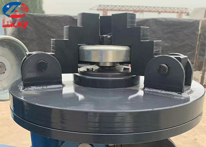 may-ra-vao-lop-xe-tai-kieu-dung-3