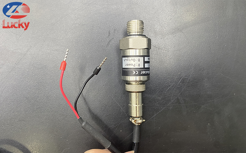 cam-bien-ap-suat-may-nen-khi-truc-vit-2