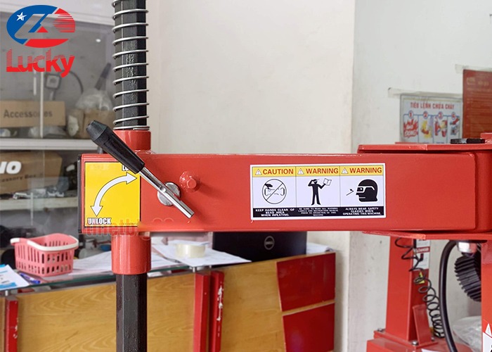 Máy ra vào lốp Bright LC-810E