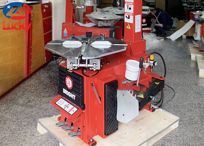 Máy ra vào lốp Bright LC-810E