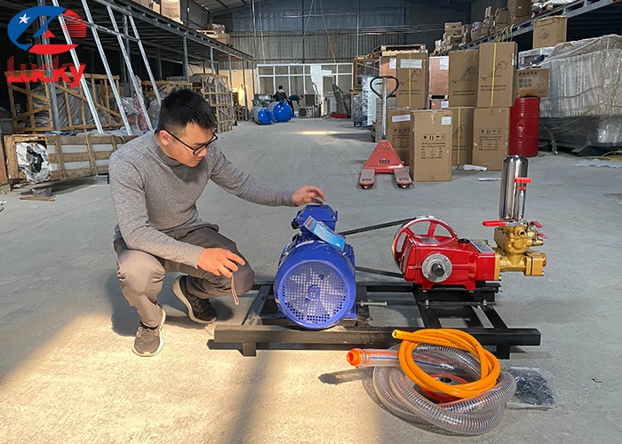 Máy rửa xe dây đai piston sứ HL180S