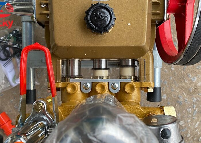 máy rửa xe dây đai piston sứ HL30S máy rửa xe dây đai piston sứ HL30S