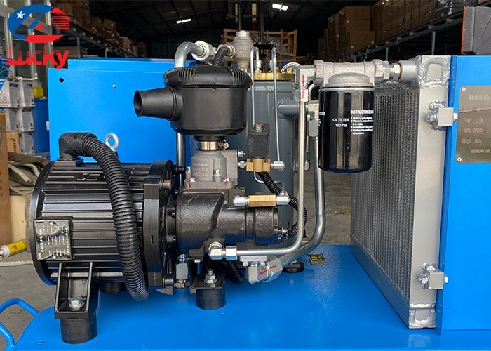 Máy nén khí trục vít di động 120L 4.5kw 220V