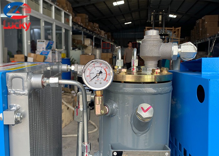 Máy nén khí trục vít di động 120L 4.5kw 220V