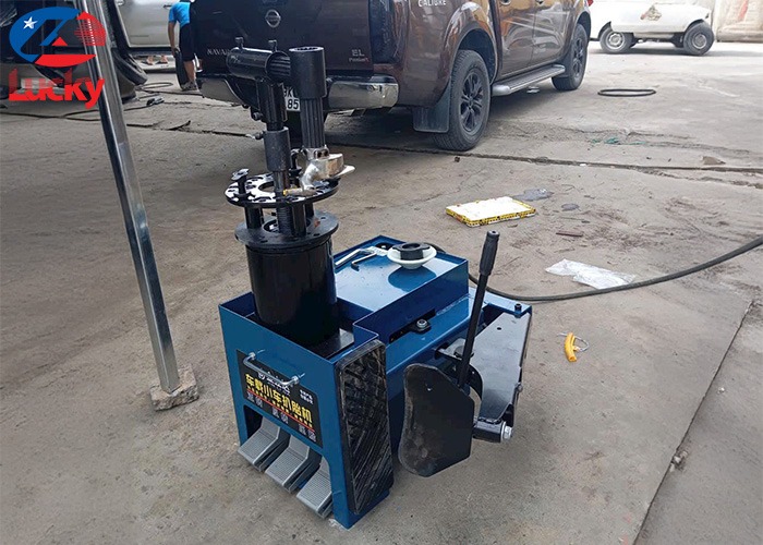 Máy ra vào lốp LKK-850 cho xe ga, ô tô du lịch
