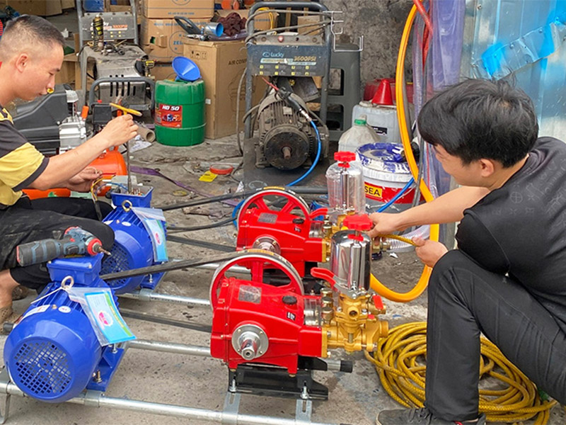 doi-ngu-ky-thuat-dien-may-lucky