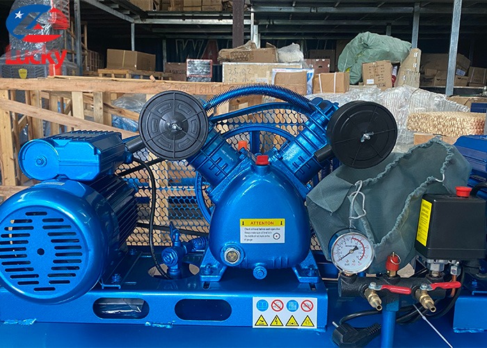Máy nén khí 2 đầu 250 lít 8bar Lucky Sun