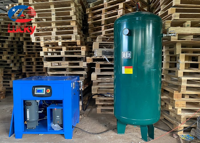 lap-dat-may-nen-truc-vit-20hp-va-binh-tich-khi-1000l-cho-xuong-san-xuat-pallet-go-3