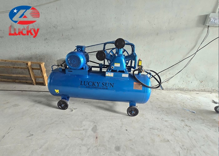 ban-giao-may-nen-khi-piston-250-lit-7-5hp-ap-12-bar-cho-cong-ty-may-1