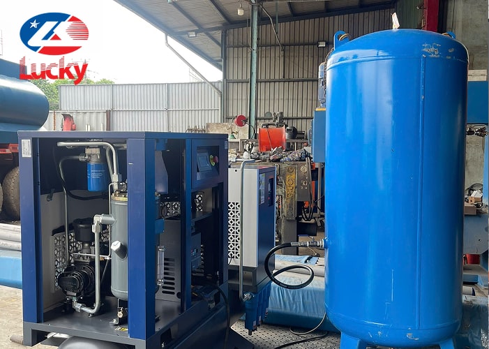 ban-giao-may-nen-khi-truc-vit-tich-hop-30hp-cho-xuong-lam-lop-xe-o-to-5