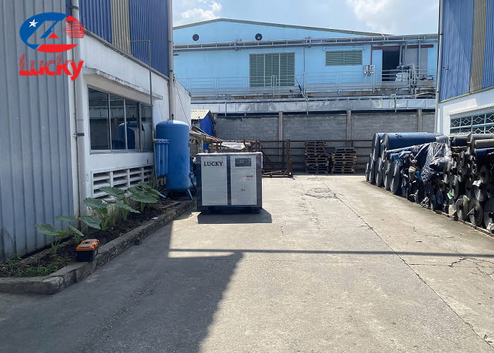 ban-giao-may-nen-khi-truc-vit-50hp-20hp-cho-xuong-san-xuat-vai-bat-o-tay-ninh-3