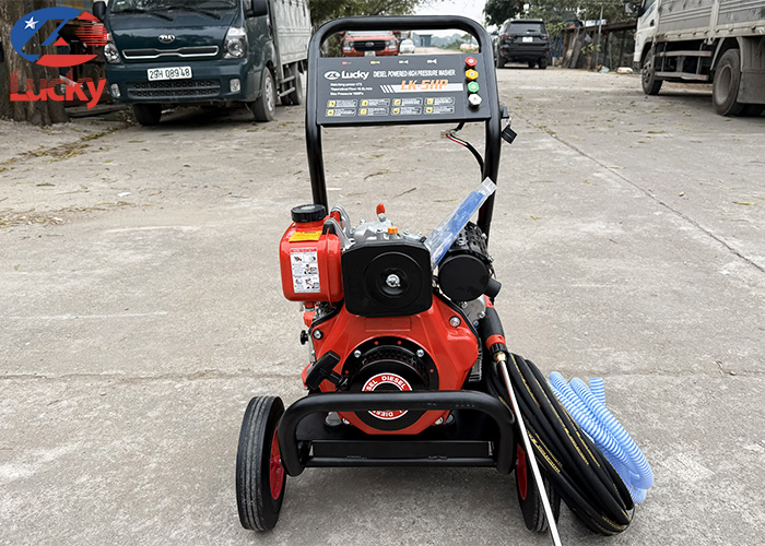 may-rua-xe-cao-ap-chay-dau-lucky-2600psi-14