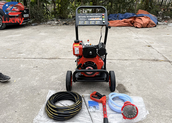 may-rua-xe-cao-ap-chay-dau-lucky-2600psi-15