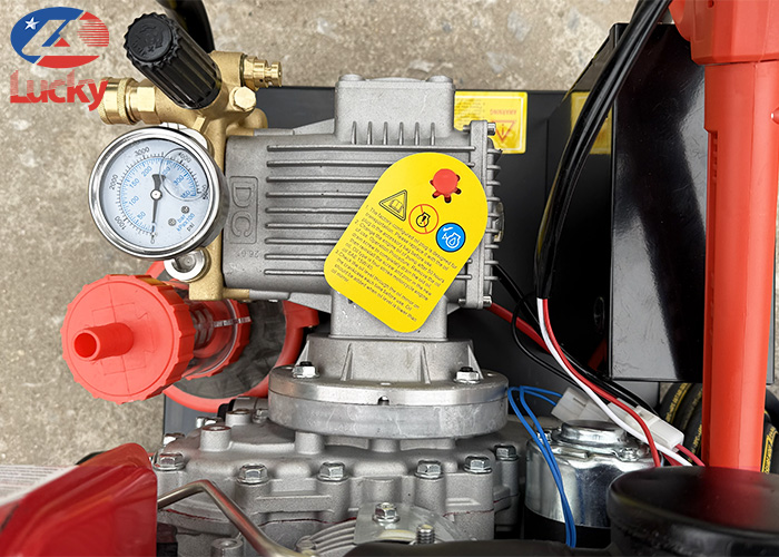 may-rua-xe-cao-ap-chay-dau-lucky-2600psi-6