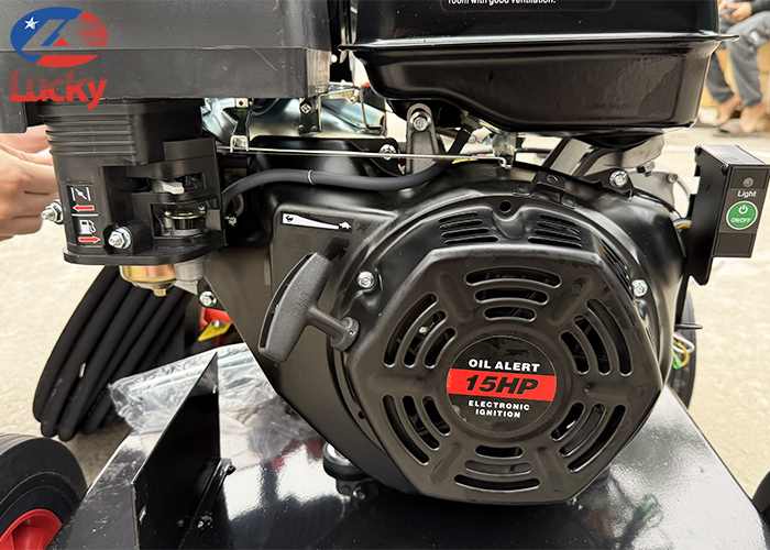 may-rua-xe-cao-ap-chay-xang-lucky-3600psi-3