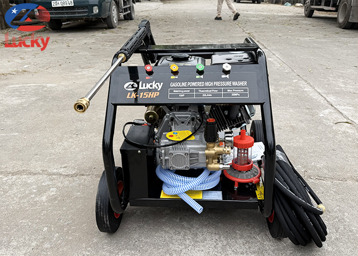 may-rua-xe-cao-ap-chay-xang-lucky-3600psi-18